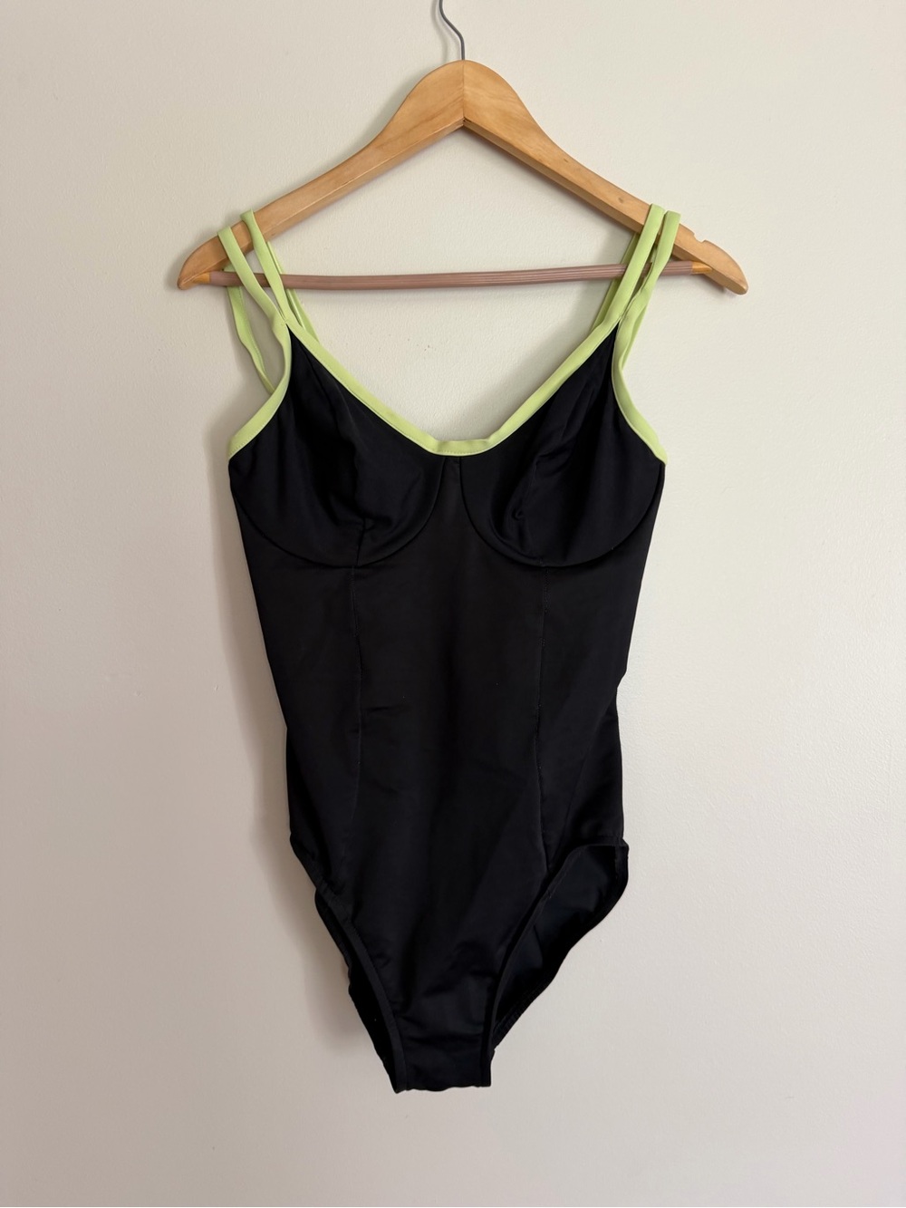 Vtg Miraclesuit One Piece Swimsuit Size 10 Underwired Black D Cup USA Union Made